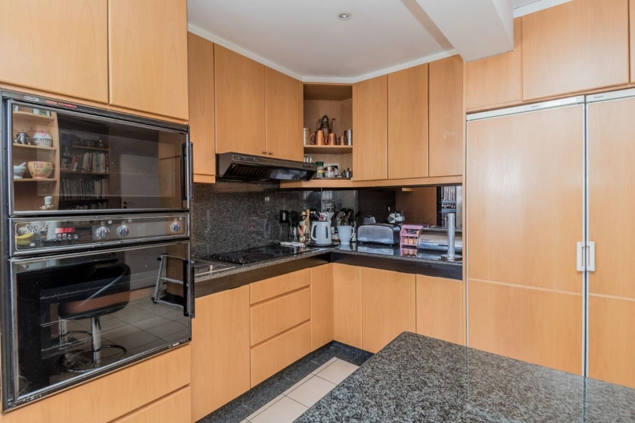 3 Bedroom Property for Sale in Sea Point Western Cape